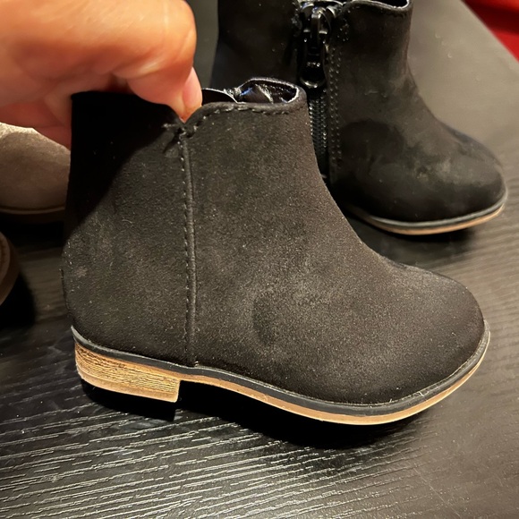 Girls boots 2pair black / tan - Picture 2 of 9